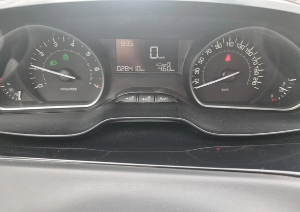 Peugeot 208 cena 33900 przebieg: 28410, rok produkcji 2019 z Złocieniec małe 137